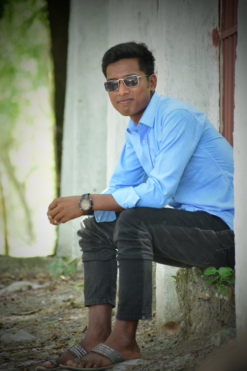 mahendro_roy's tweet photo. Many problems in my life 
                 But
      still I'm smiling 😀😀😀 https://t.co/PvNS5aQfU4