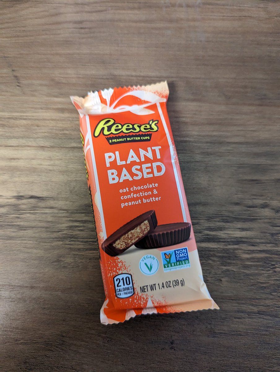 Jeffmart07's tweet photo. Found this at the grocery store. I really like regular Reese's, let's see how this one is. https://t.co/e1DiKunrSs