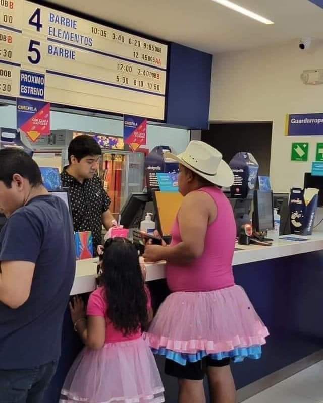 FJNF29's tweet photo. Duro de Barbie @omarcerquillo . https://t.co/TRQgLKeSvY