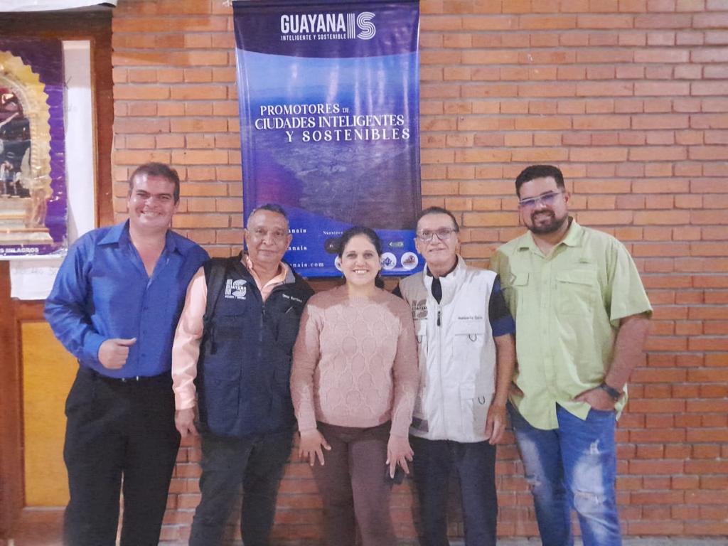 guayanais's tweet photo. #13Julio En San Félix y a casa llena iniciamos el tour motivacional sobre el talento con propósito y su relación con las Industrias Creativas y Culturales (ICC) pilares de la Economía Naranja. Atentos a las futuras locaciones de #CiudadGuayana y #Bolivar https://t.co/M98Qw8GkQV https://t.co/AQR217HYaZ
