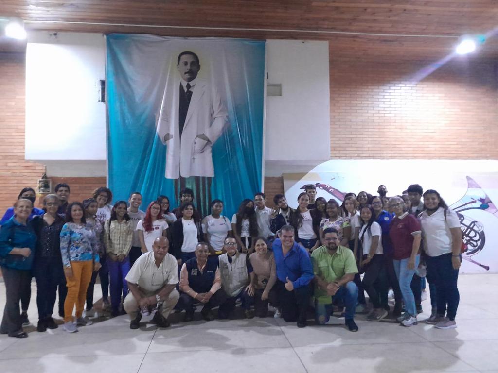 guayanais's tweet photo. #13Julio En San Félix y a casa llena iniciamos el tour motivacional sobre el talento con propósito y su relación con las Industrias Creativas y Culturales (ICC) pilares de la Economía Naranja. Atentos a las futuras locaciones de #CiudadGuayana y #Bolivar https://t.co/M98Qw8GkQV https://t.co/AQR217HYaZ