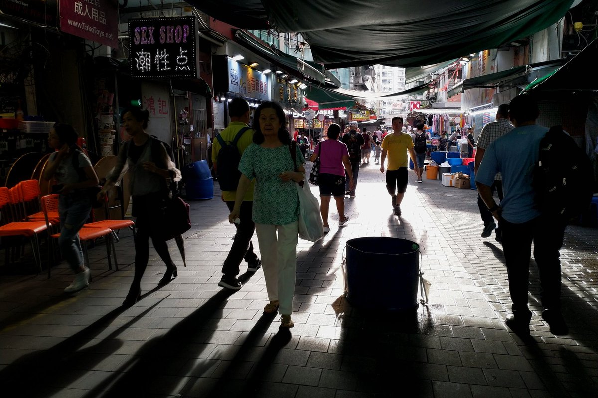 Bustling Temple Street

#shotonnokia #nokia8 #travelphotography #streetphotography #throwback #templestreet #shadowandlight