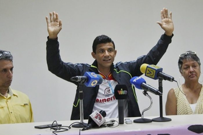 comadrepurpura's tweet photo. El Ferrominero Rodney Alvarez es nuevamente víctima de una detención arbitraria, ¡Rodney es inocente! condenamos este nuevo atropello en su contra, el estado Venezolano está en deuda con éste obrero Ferrominero. #LiberenaRodney @OITAmericas https://t.co/IBcNXPbIUb