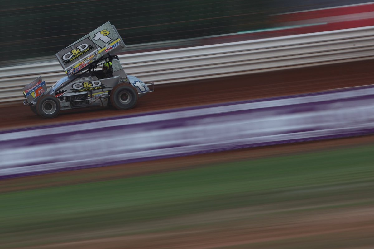 WorldofOutlaws's tweet photo. 𝗟𝗢𝗚𝗔𝗡 𝗦𝗖𝗛𝗨𝗖𝗛𝗔𝗥𝗧 𝗦𝗧𝗘𝗔𝗟𝗦 𝗧𝗛𝗘 𝗠𝗢𝗥𝗚𝗔𝗡 𝗖𝗨𝗣 𝗢𝗡 𝗧𝗛𝗘 𝗟𝗔𝗦𝗧 𝗟𝗔𝗣!!! https://t.co/PZ4ut5uVsL