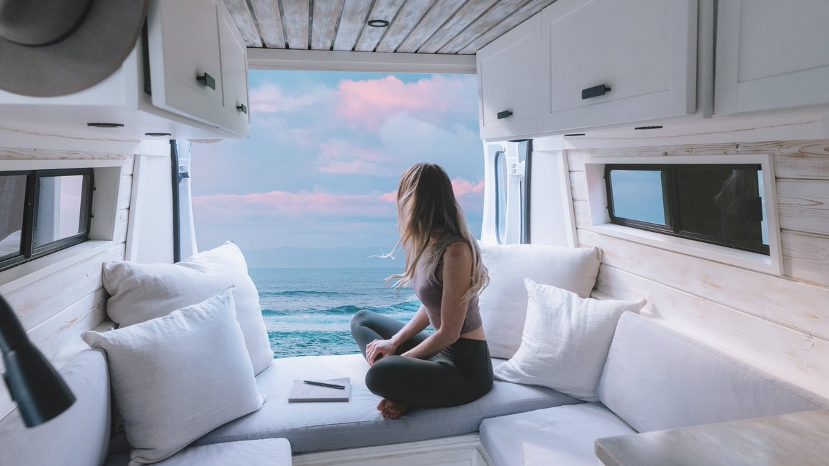 ↠ New Youtube Video ↞ Some much needed changes happening right now…can’t wait to catch you all up. Hope y’all are having a happy Friday ♡ 

youtu.be/Nz_ataxRDpE