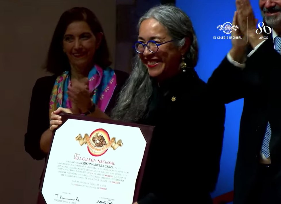ColegioNal_mx's tweet photo. La escritora, historiadora y crítica, @criveragarza, es la nueva integrante #LibertadPorElSaber.

Aquí puedes ver su lección inaugural “Escribir con el presente: archivos, fronteras, cuerpos”: 👉https://t.co/h4GpwlPS6i https://t.co/RFgIDETaFl