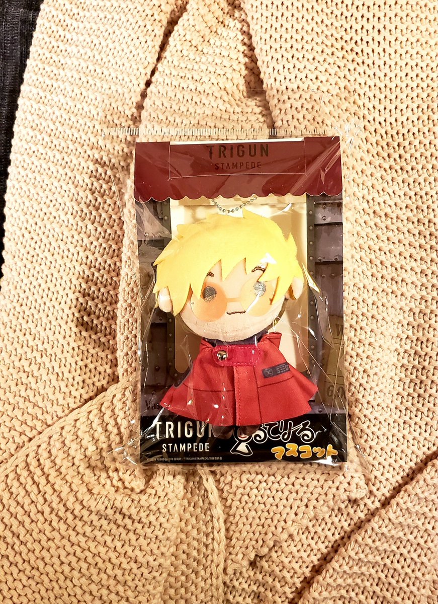 so in honor of the little guys' birthday and me reaching... *checks notes* a LOT of followers, im going to give this little dude away :> 
rules:
1. gotta be following me, new followers ok but please only if youre actually interested in my stuff?
2. like rt comment etc
3. no privs