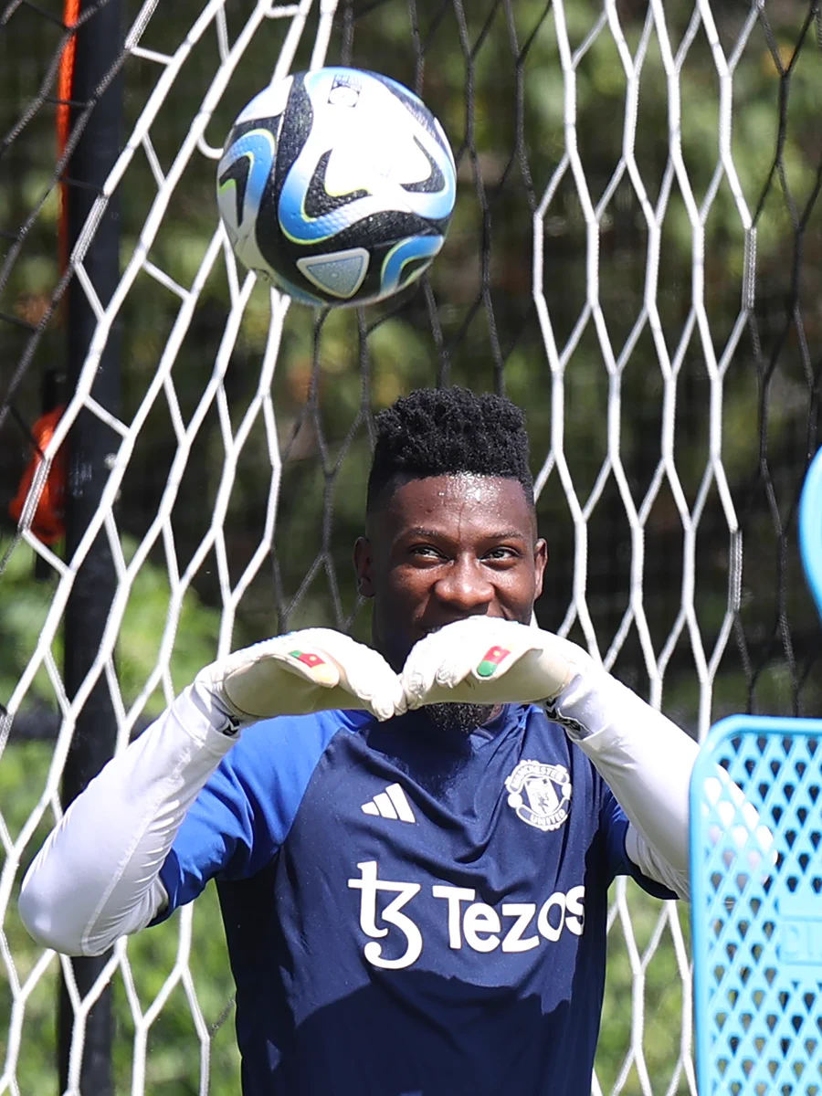 Andre Onana dalam sesi latihan di Pingry School pada 21 Juli, 2023 di Basking Ridge, New Jersey.