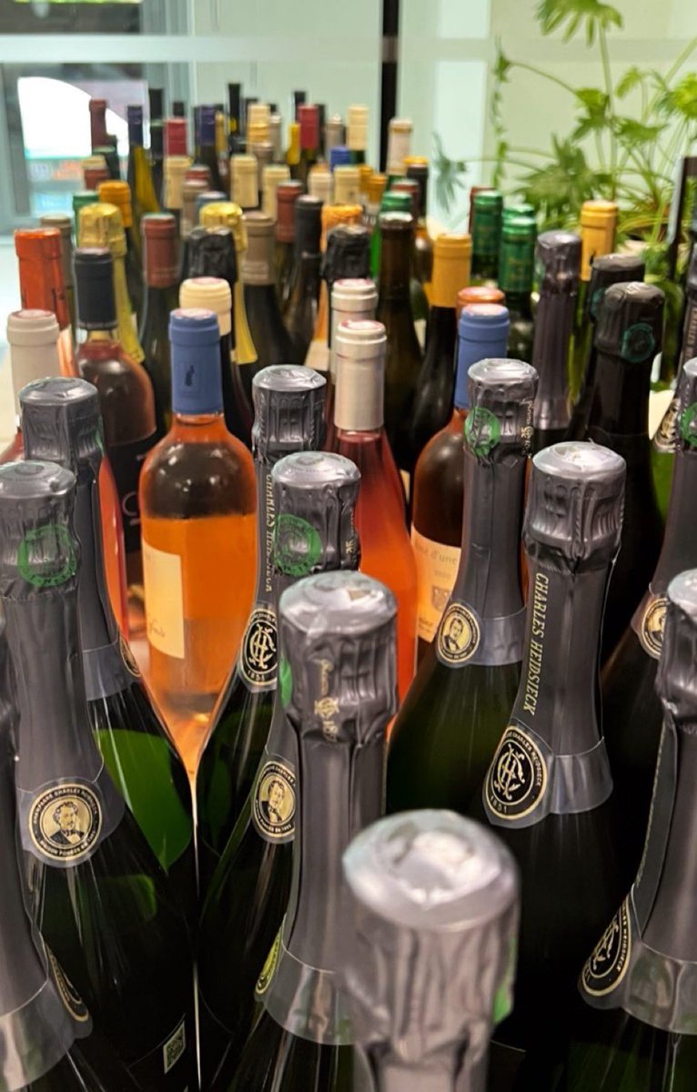 sippybee's tweet photo. https://t.co/IjpLmmKd0y works for you day and nigh #wine https://t.co/UxHaIx5dzi