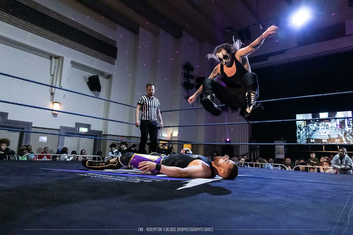 Huge leg drop! 😳 

#prowrestling #wrestling #highflying #motivated #wwe #WWENXT #WWERaw #WWESmackdown #nxt #IMPACTonAXSTV #australianwrestling #aussiewrestlers #djaysonic #explosive #YoureGonnaNoticeUs #nowweconquer #blockthehate #professionalwrestling #wrestlingfan