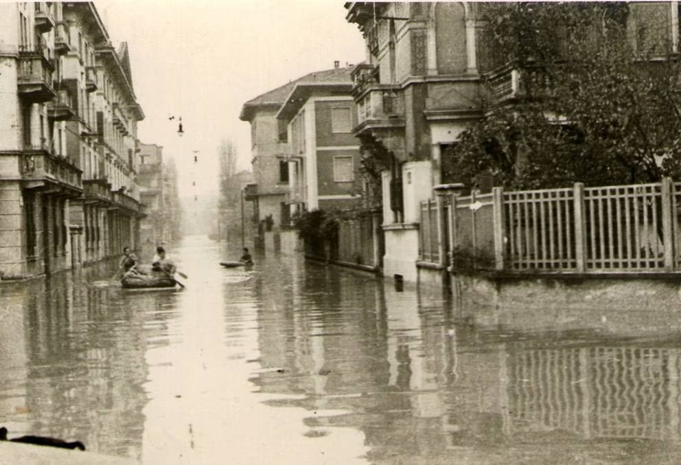 <a href="/PPDavidDennison/">Nels #JustCollapse 🚀 Atheist🥳✌🏽🇺🇸❤️🇨🇴🥰🦋</a> Seregno, like Milan, is located on an alluvial plain, a water-rich area: heavy rains easily causes flooding. In this picture, my town, Milan, in 1951. It’s a complex issue, don't blindly trust the media. @TrialByTruth