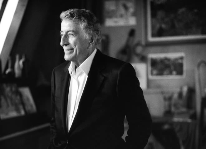 El gran Tony Bennett ha dejado este mundo a los 96 años. Considerado uno de los grandes cantantes del siglo pasado, deja un gran legado en la música. bit.ly/42mFptv