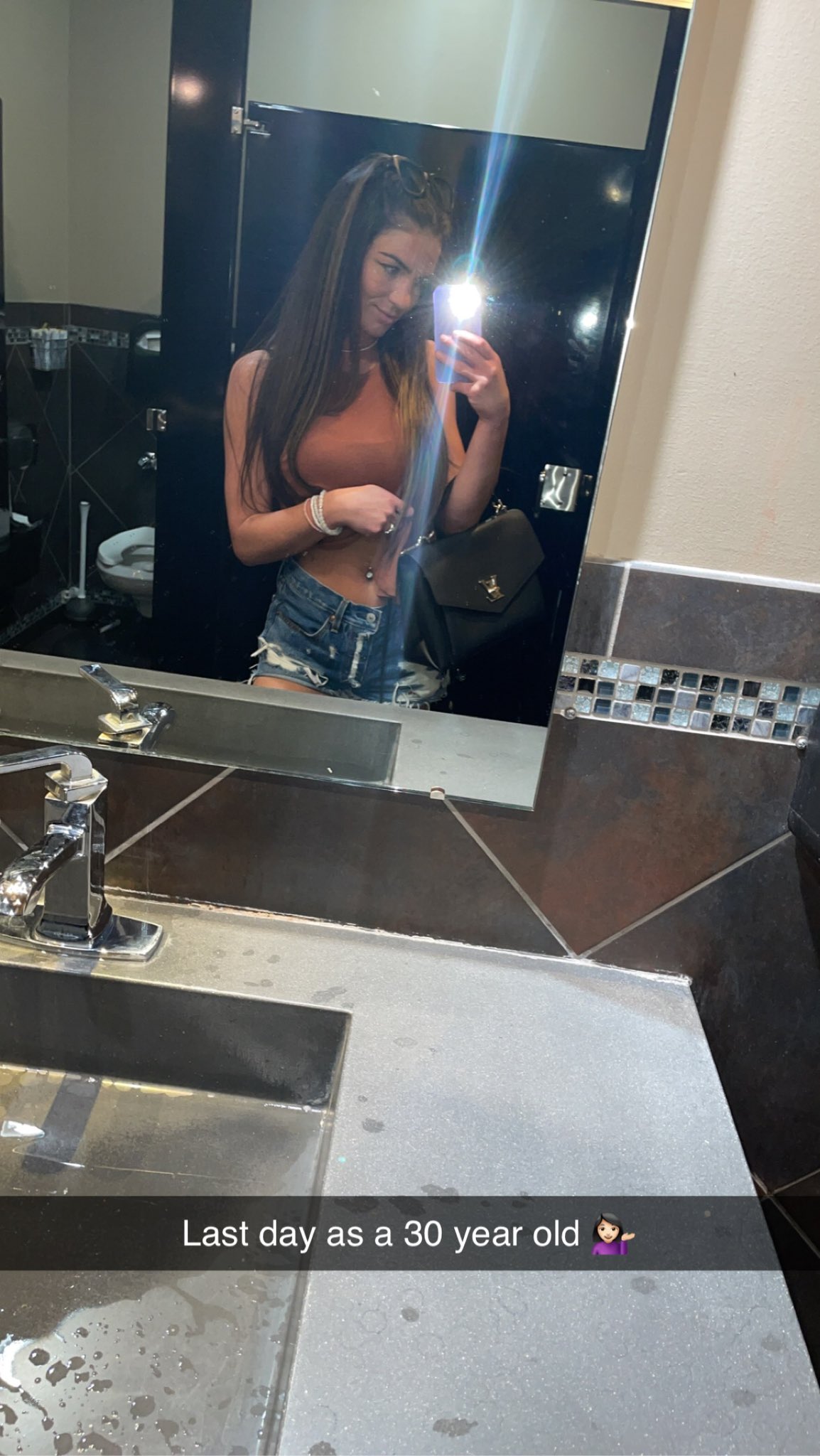 Carlie Jo on Twitter: "Nails done 💅 ️ Toes done ️ Tanned ️ Brows ️