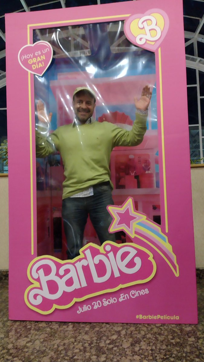 YuryLesnikov's tweet image. Yo venía a ver Oppenbarbie, digo Misión Barbisible...
... Mejor dícho, no sé cómo terminé en la cajita feliz 😒😏😆🤯😁
#Oppenbarbie #Marketing #TouchData