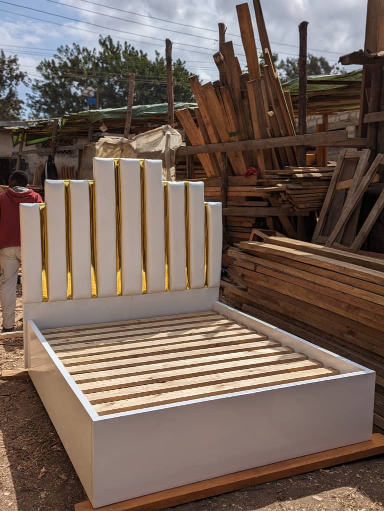 DISF2021's tweet photo. Kazi yangu mimi nikutengeneza na kuuza furniture.. na nyie ndio maboss zangu
#kitanda 5×6
Ubaoni 600k
#BedDesing
#MakeWithLove
#TrustTheProcess
#SokoLetu
#NipeDili https://t.co/ByFvSd5jdq
