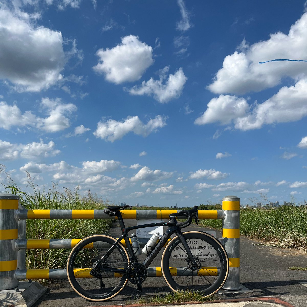 #oltrexr4 🚴‍♂️☀️☁️