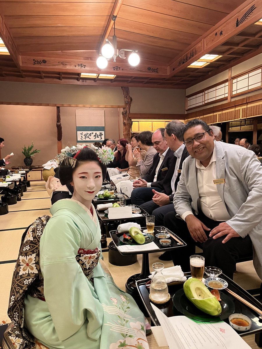 La visita de trabajo <a href="/agricultura_mx/">Agricultura en México</a> JP y <a href="/CNAgropecuario/">Consejo Nacional Agropecuario (CNA)</a> en Tokio y Kioto refuerza las labores y acciones que hacemos para el pabellón de México en Foodex Japón 2024; Nos ayudo a comprender las necesidades particulares de los principales compradores japoneses y las nuevas (…)