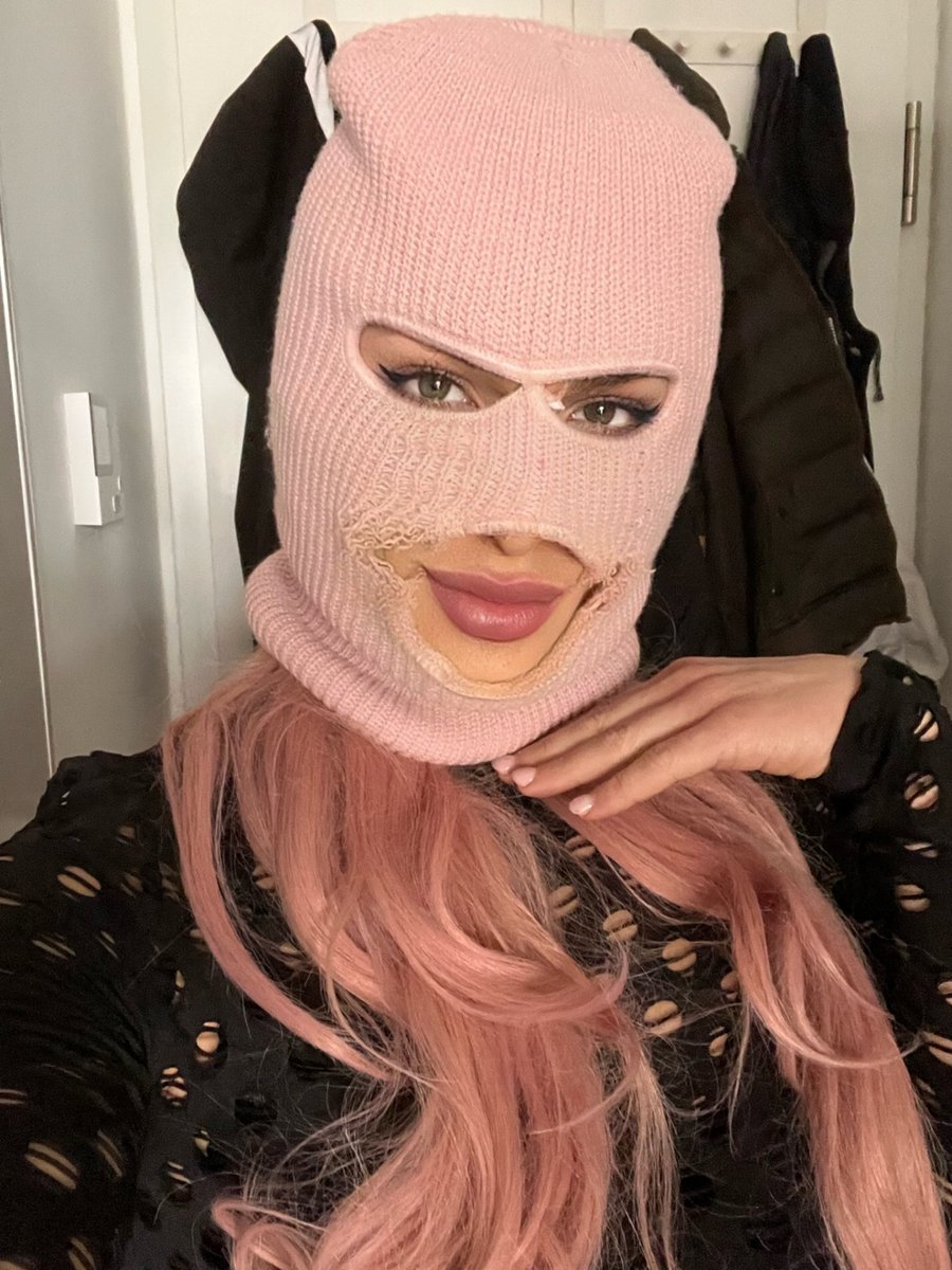 SarahSweetener's tweet photo. good to be back <3 https://t.co/9PiwywbxC9