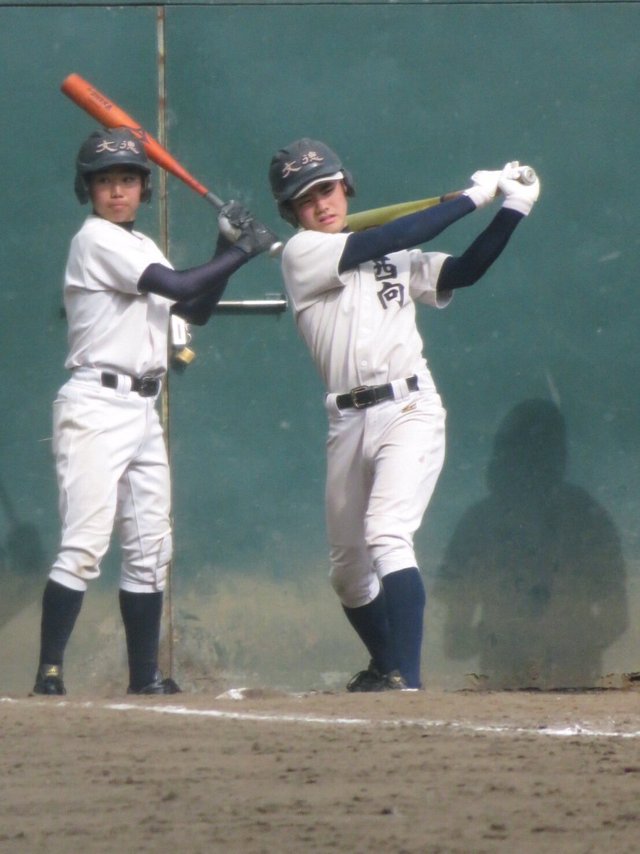 kousuinosei__'s tweet photo. めちゃくちゃつよ高校の1.2番コンビみたいな写真見つけた https://t.co/xsH8P68uHG