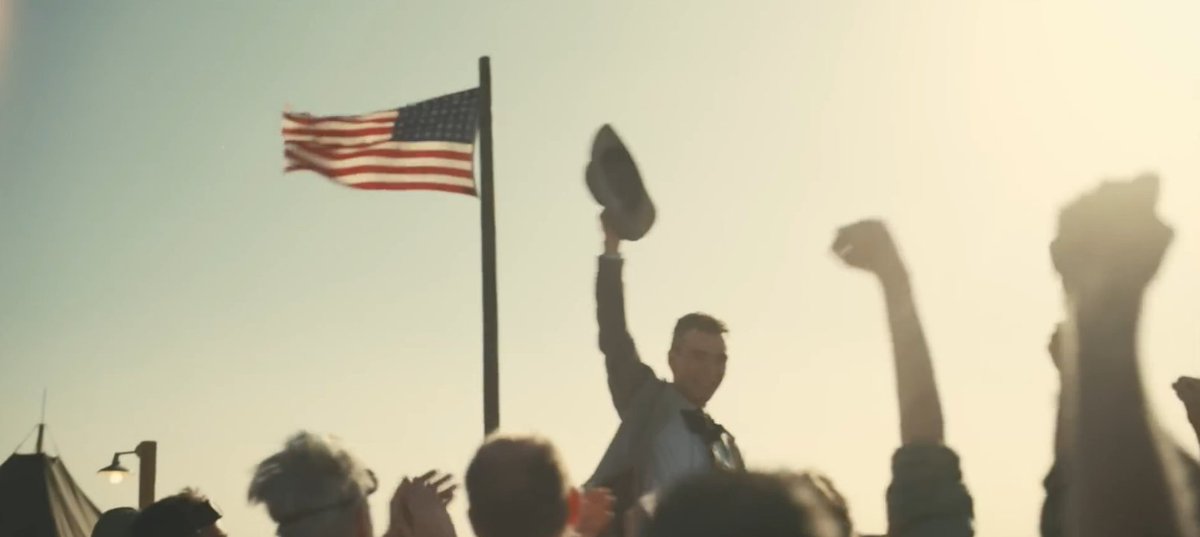 WatchmenID's tweet photo. Satu hal yang menurut kami juara dari film Oppenheimer adalah bagaimana pacing dan build-up cerita dan momentum dibangun secara sangat 'seamless'.

Ga heran kalau banyak orang yang bilang kalau 3 jam nonton Oppenheimer itu ga berasa, dan kami adalah salah satunya https://t.co/jOWGXhuAOh
