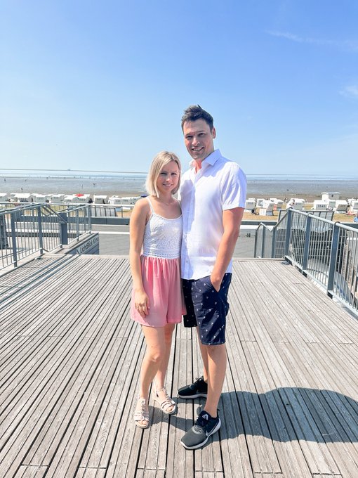 9 Jahre bist du schon an meiner Seite auch wenn nicht immer alles geradeaus l&auml;uft gehen wir durch H&ouml;hen<a href="/tag/mylove"class="tags"><span>#mylove</span></a><a href="/tag/sea"class="tags"><span>#sea</span></a><a href="/tag/travel"class="tags"><span>#travel</span></a><a href="/tag/beach"class="tags"><span>#beach</span></a><a href="/tag/pride"class="tags"><span>#pride</span></a><a href="/tag/weekend"class="tags"><span>#weekend</span></a><a href="/tag/husband"class="tags"><span>#husband</span></a>