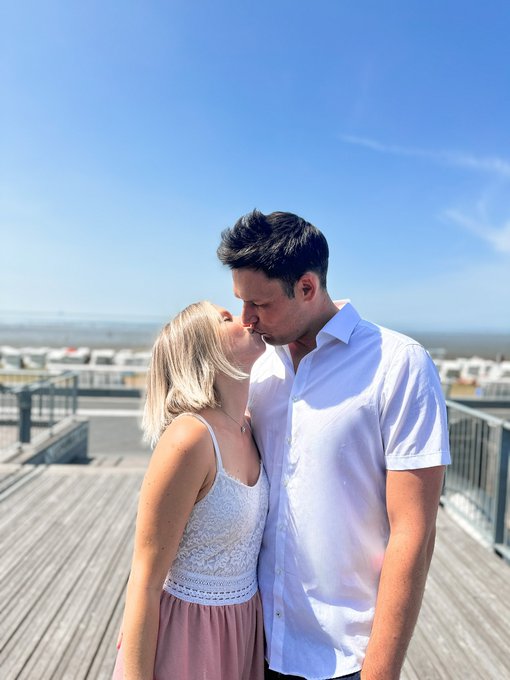 9 Jahre bist du schon an meiner Seite auch wenn nicht immer alles geradeaus l&auml;uft gehen wir durch H&ouml;hen<a href="/tag/mylove"class="tags"><span>#mylove</span></a><a href="/tag/sea"class="tags"><span>#sea</span></a><a href="/tag/travel"class="tags"><span>#travel</span></a><a href="/tag/beach"class="tags"><span>#beach</span></a><a href="/tag/pride"class="tags"><span>#pride</span></a><a href="/tag/weekend"class="tags"><span>#weekend</span></a><a href="/tag/husband"class="tags"><span>#husband</span></a>