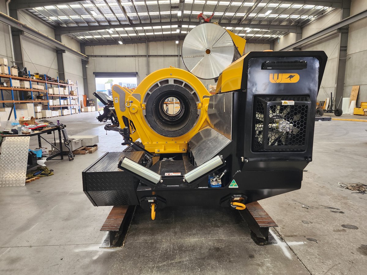 worldpoly's tweet photo. #PolyForce1000i Tracked. Tough. Reliable. Indestructible.

✅ Modern rugged electronics
✅ Hydraulic locking, heating plate &amp; facing tool
✅ Operator safety
✅ Crash protection
✅ Automatic change over
✅ External pipe lifters
✅ On-board data logging
✅ Multiple safety-stops https://t.co/r0G7IZqLF3