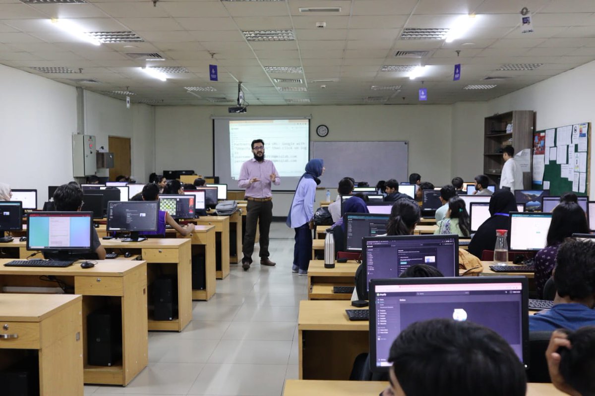 Mustafa Liaqat, CEO @ Ovee Labs, led an exciting #Shopify session, where #WhizKids created their own e-stores. Kudos to the instructors for their efforts in nurturing the creative potential of these budding web designers!
