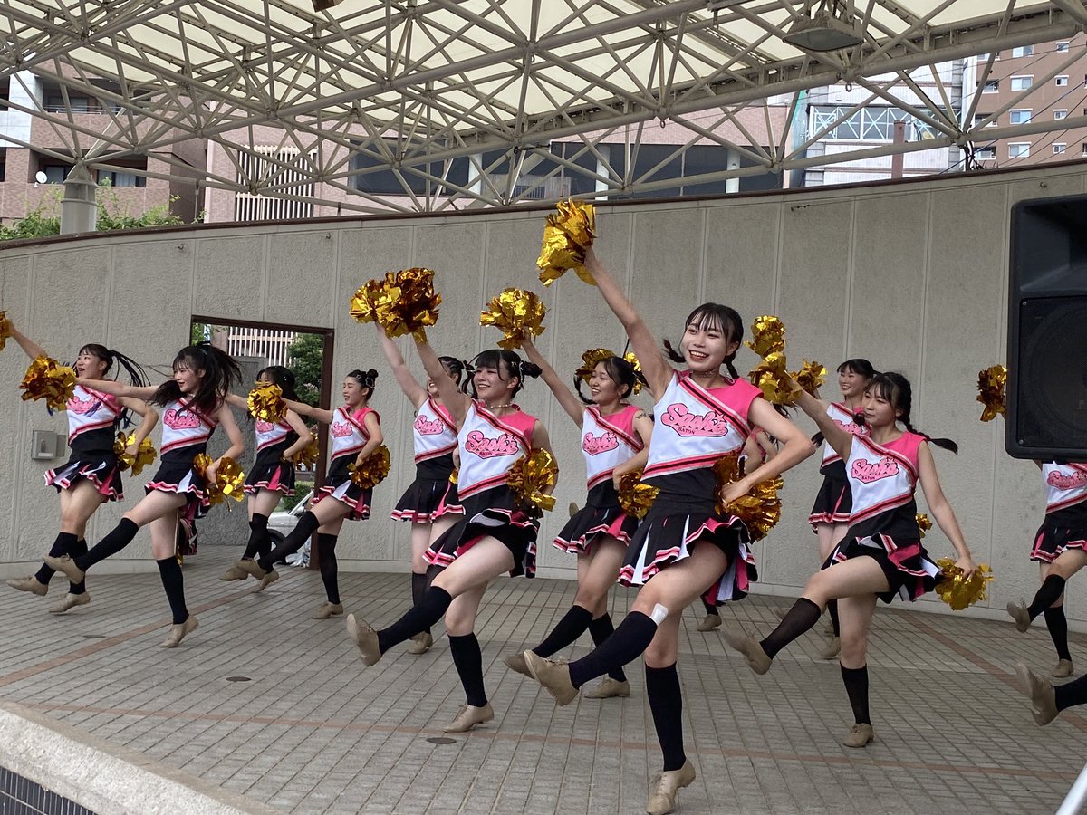 高校バトン部　ウェア 赤黒スカートセット きようは島瀬公園。佐世保商業高校バトン部さんの夏フェス。 高校生の