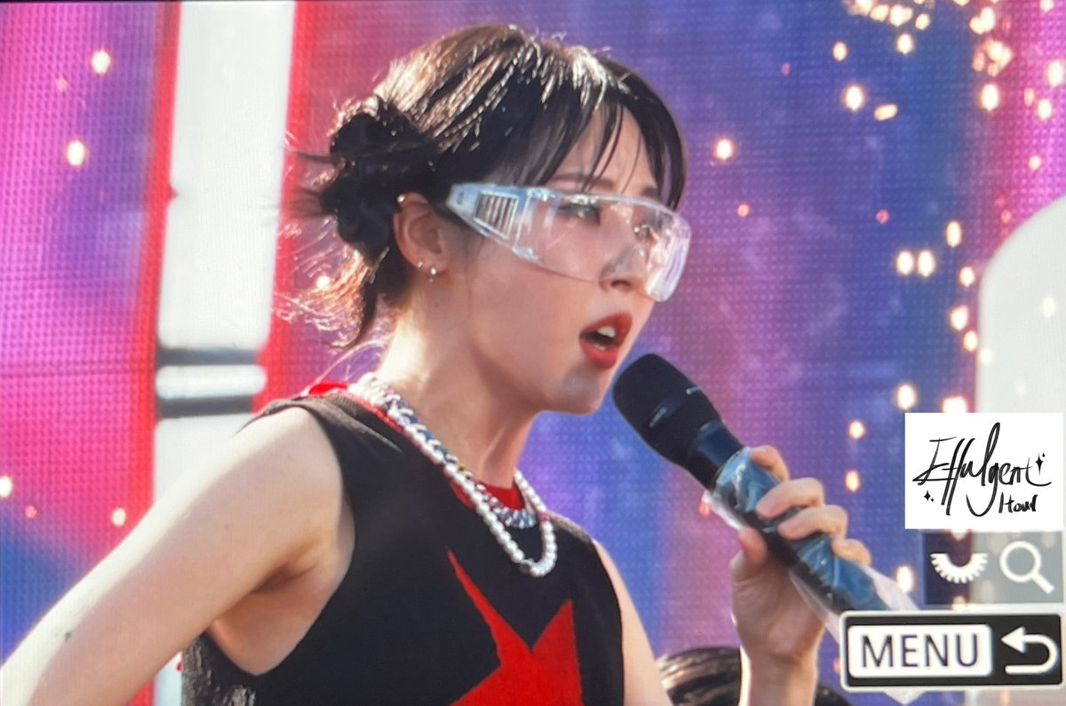 BEYAA_2505's tweet photo. THE MOONBYUL OF MAMAMOO?! WHAT A WOMAN SHE IS?! OH GOD https://t.co/8DvWKJmWbN