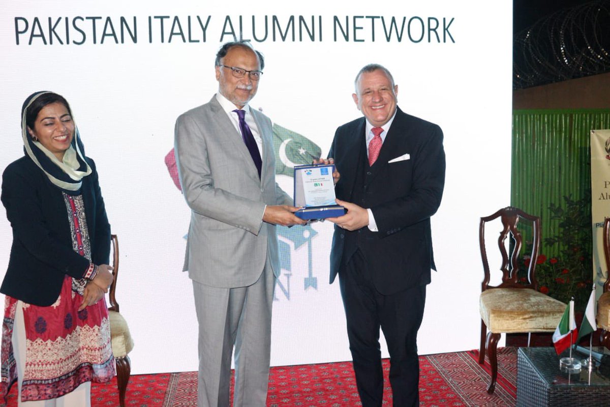 PlanComPakistan's tweet photo. 🇵🇰🇮🇹 Federal Minister Ahsan Iqbal graced an event at Pakistan Italy Alumni Network (PIAN) on the occasion of its 12th-anniversary. The Planning Minister expressed his appreciation for the Alumni's commendable role in acting as a bridge between Pakistan &amp; Italy.

#YouthEmpowerment https://t.co/PEp6xKcvQw