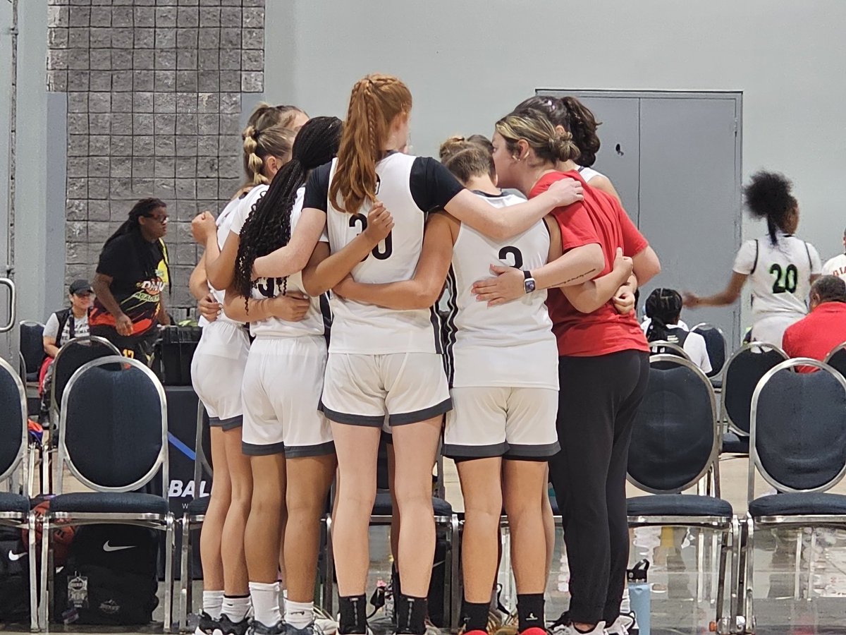 SMWashington100's tweet photo. These girls dug deep and grew today! Can't wait to see them again tomorrow.  12:40 and 3:00 at Walter E. Washington Convention Center college coaches!! @rockiesbsktbl @five12ventures @girlsbballco @hoopstracker @JrAllStarBB @JordynWash1 @Namstol_doownil @kaitlyn_mileto https://t.co/PRphSfZ3dj