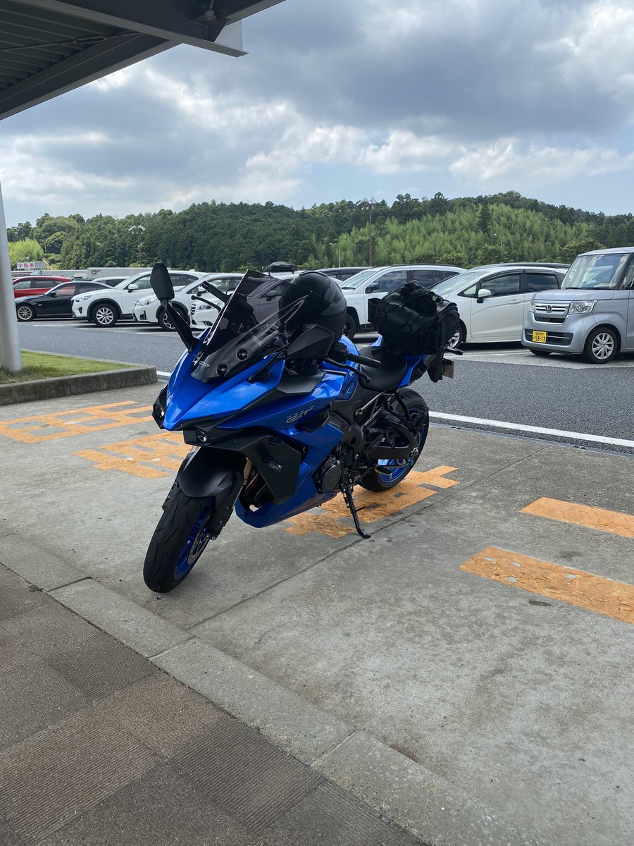 toshibuta's tweet photo. 市原SAっす
寝坊したので南房総まで行かずに帰ります(汗

今日はバイク少ないなぁ https://t.co/gv10AqAQnO