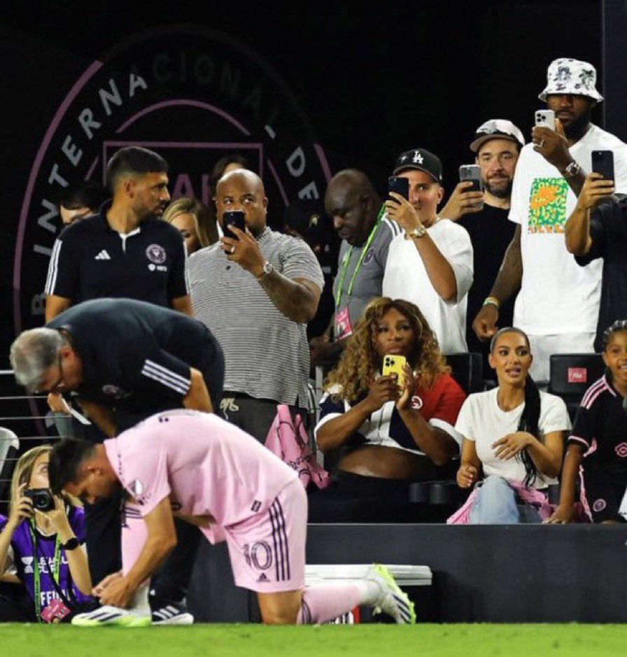 ucf2mtl's tweet photo. Le GOAT des GOAT… https://t.co/rWv3FxzW5z