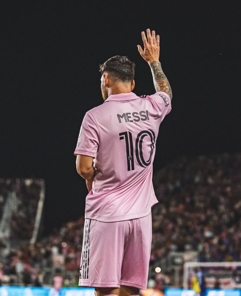 Sometimes you’ve just got to put your hands up and appreciate greatness.

What a debut, What a Free kick and what a player. Lionel Messi 👑