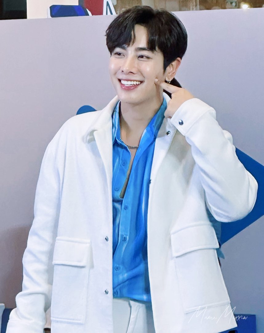 MameMixxiw's tweet photo. Happy Birthday Day Mixxiw

มีความสุขมากๆนะครับ มิกซ์เติบโตมาอย่างดีเลย ขอให้ประสบความสำเร็จแบบที่ต้องการเลยนะ

#25ปีมิกซิวกำลังแจ๋ว 
@wixxiws #mixxiw https://t.co/3hgv1eumnc