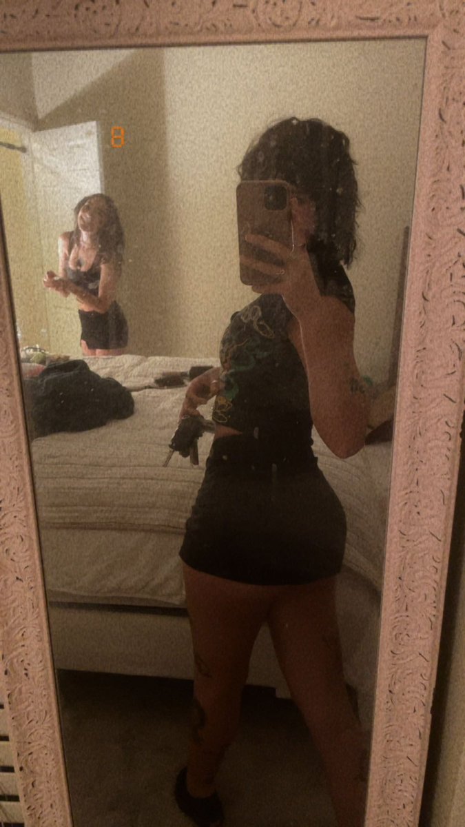 hunnyhamslice's tweet photo. I know y’all talk shit about me behind my back, I would too it’s a real good view 🤞🏼 https://t.co/eijspajtnJ