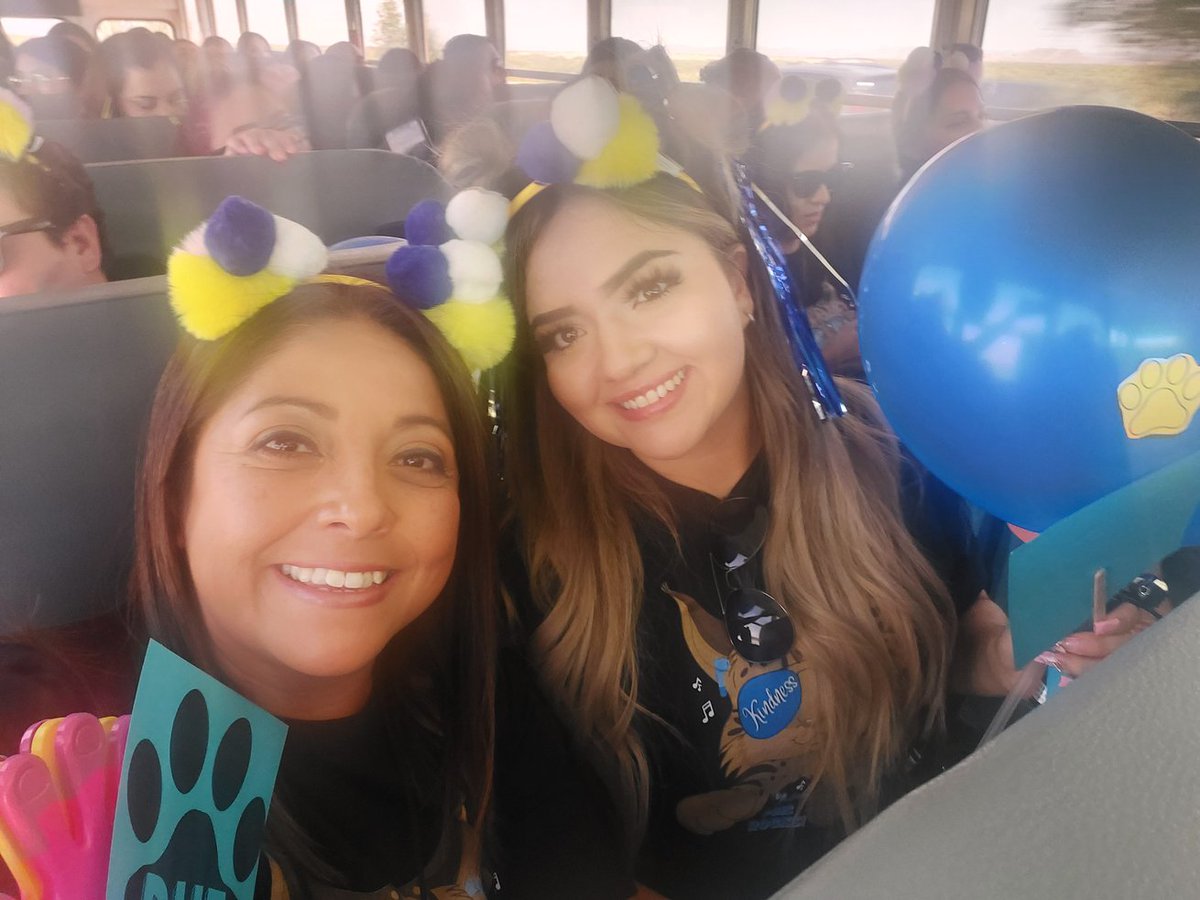 AliciaG18495258's tweet photo. When you're the perfect match! #UTEPResident #ClintISD100 #DHEBobcats https://t.co/NrwUFAFojC
