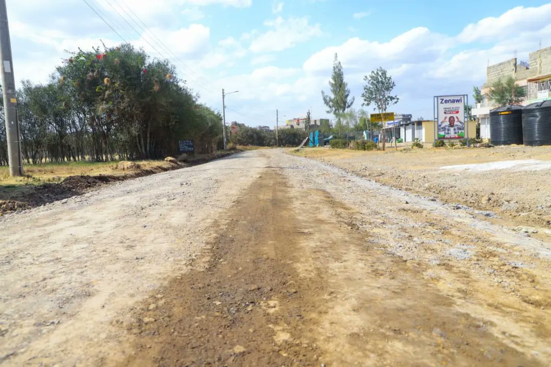 HonKingara's tweet photo. Rehabilitation of Green valley road to silicon valley in Gatong'ora ward, successfully completed.
#Mtendakazi 
#RuiruMbele 
#wearedelivering https://t.co/OWAAccX0An