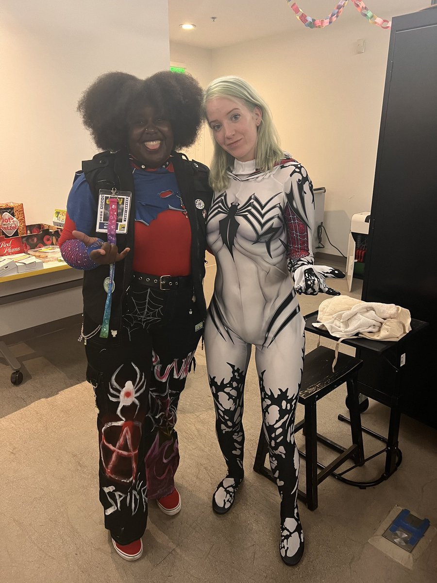 Dr. Earyn McGee, Lizard lassoer 🦎 tweet media