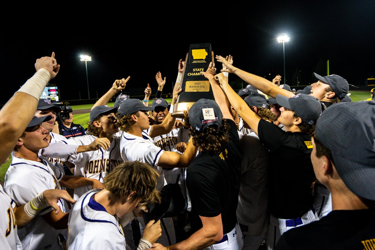 lilyas53's tweet image. Johnston defeats Ames in the Class 4A state baseball tournament, for @DMRegister desmoinesregister.com/picture-galler…