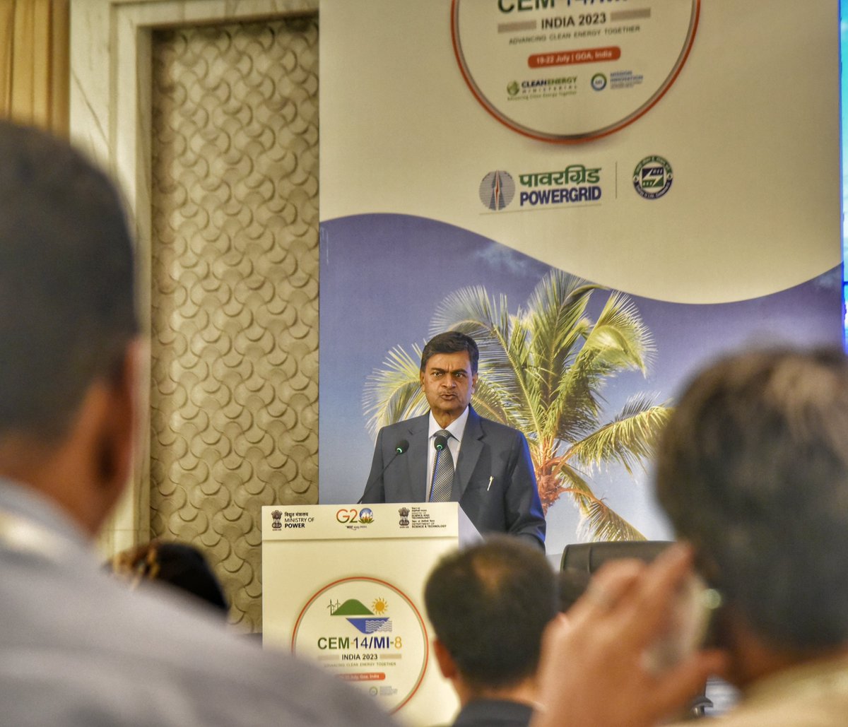 isolaralliance's tweet image. At the #CEM14MI8 ISA organised a dialogue on One Sun, One World, One Grid to identify potential pathways for countries and regions around the world for building interconnected and resilient electricity grids 
#OSOWOG