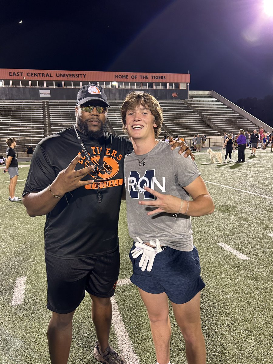 BarronGage2's tweet photo. Great time at ECU camp! GO 🐅 @LitrentaJohn @Gregg_Hollins @jackmitchell___ @Cade2Gilbert https://t.co/8srL0G7ub3