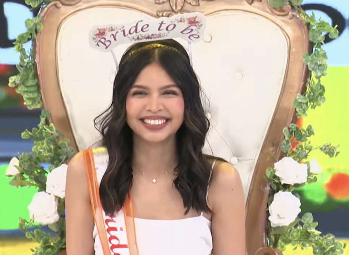 sofiadeicm's tweet photo. "Look at the stars
Look how they shine for you" 💛

MAINEBridal ShowerOnEAT
#MaineBridalShower 

#MaineMendoza ♡ @mainedcm https://t.co/XXT4AZBfAv