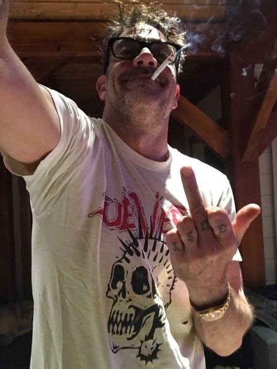 BarbwireManiac's tweet photo. My mood asf. 🖕🏼 https://t.co/ne915eFiq9