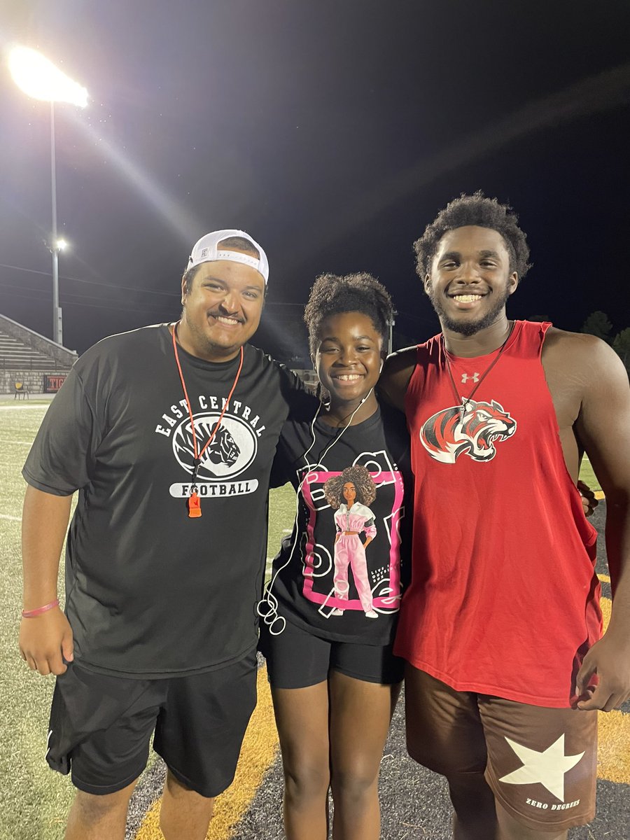 CoachChiOL's tweet photo. After a great conversation with @Aguilar74OL I am blessed to say that I have received my first offer from East Central University! #AGTG @KentLaster @CoachAkalex @CoachHitchens https://t.co/cl10S3Q6Rc