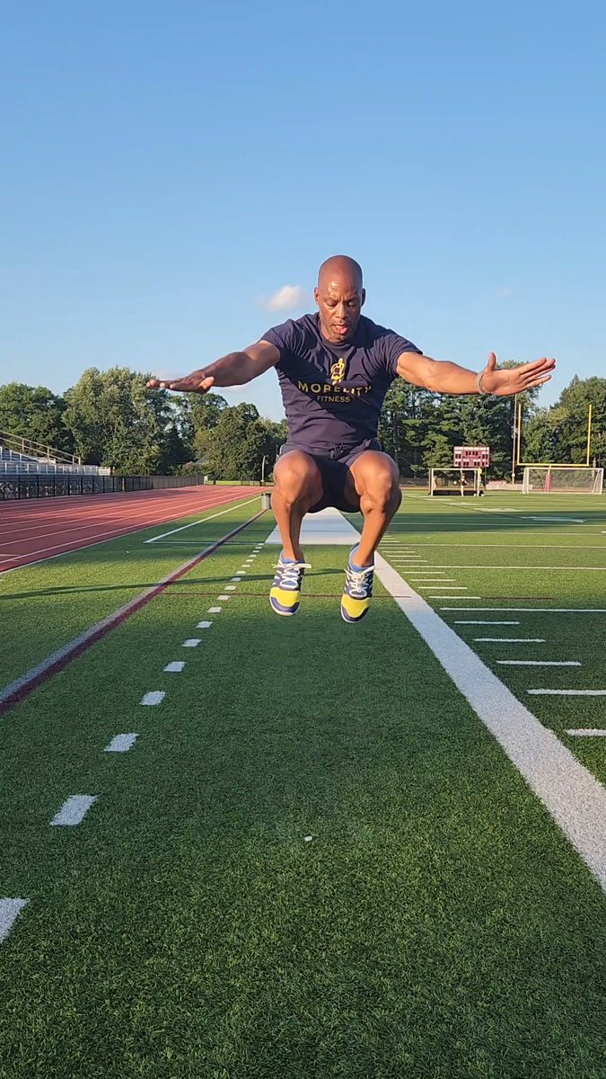 Fitness Friday!  
#mobelityfitness #mobelity #fitness #fitnessfriday #friday #core #circuit #getoutside #getfit #personaltrainer #sportsperformancecoach #love #strengthandconditioningspecialist #befitgetfasterhavefun #like #follow #share #family #health #healthylifestyle