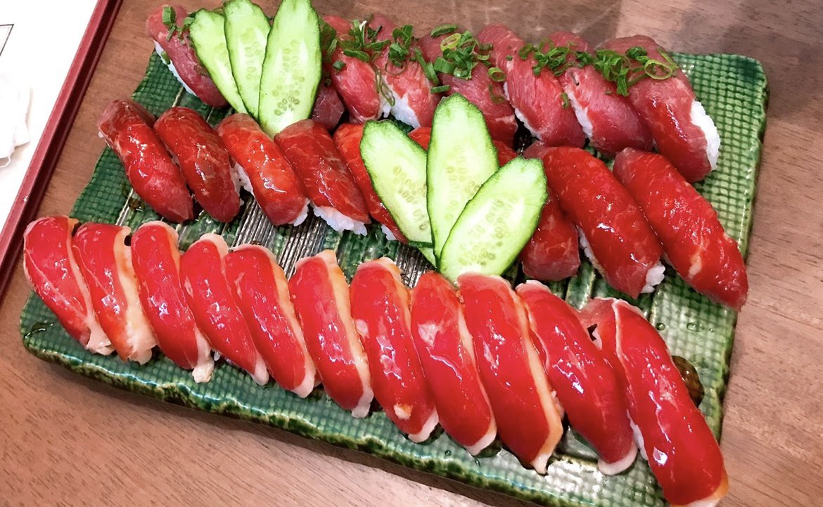 akiba_nikuzushi's tweet photo. 【2023年秋葉原肉寿司大決算🙌感謝祭】

下記画像のリツイート数達成で
期間:7/29-8/20まで大幅値下げ✨
是非この投稿をリツイートお願い致します☺️

夢の5000リツイート達成では
【肉寿司食べ放題名古屋旨いもんフェア】
3800円→2500円（税抜）に割引🍧👘

夏休みに是非秋葉原肉寿司にお越しくださいませ！！

リツイートキャンペーン期間は
本日から7/28 23:59までと致します！

↓ご予約はこちらから

https://t.co/clRo6hH00J

宜しくお願い致します🍣