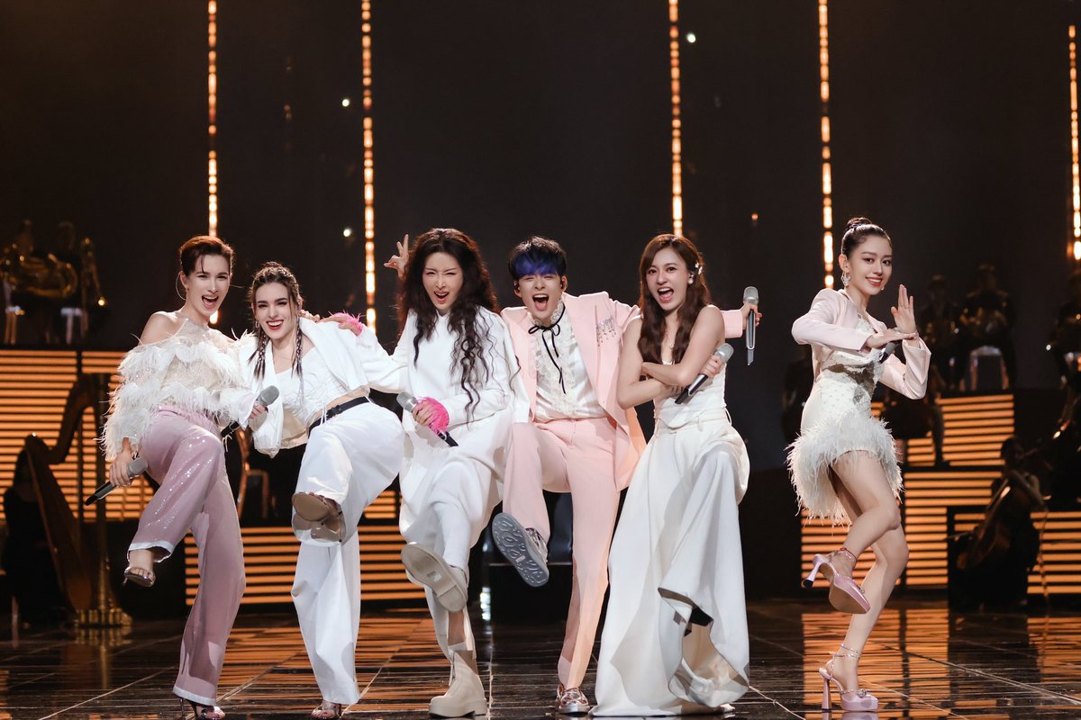 amberliu's tweet image. 