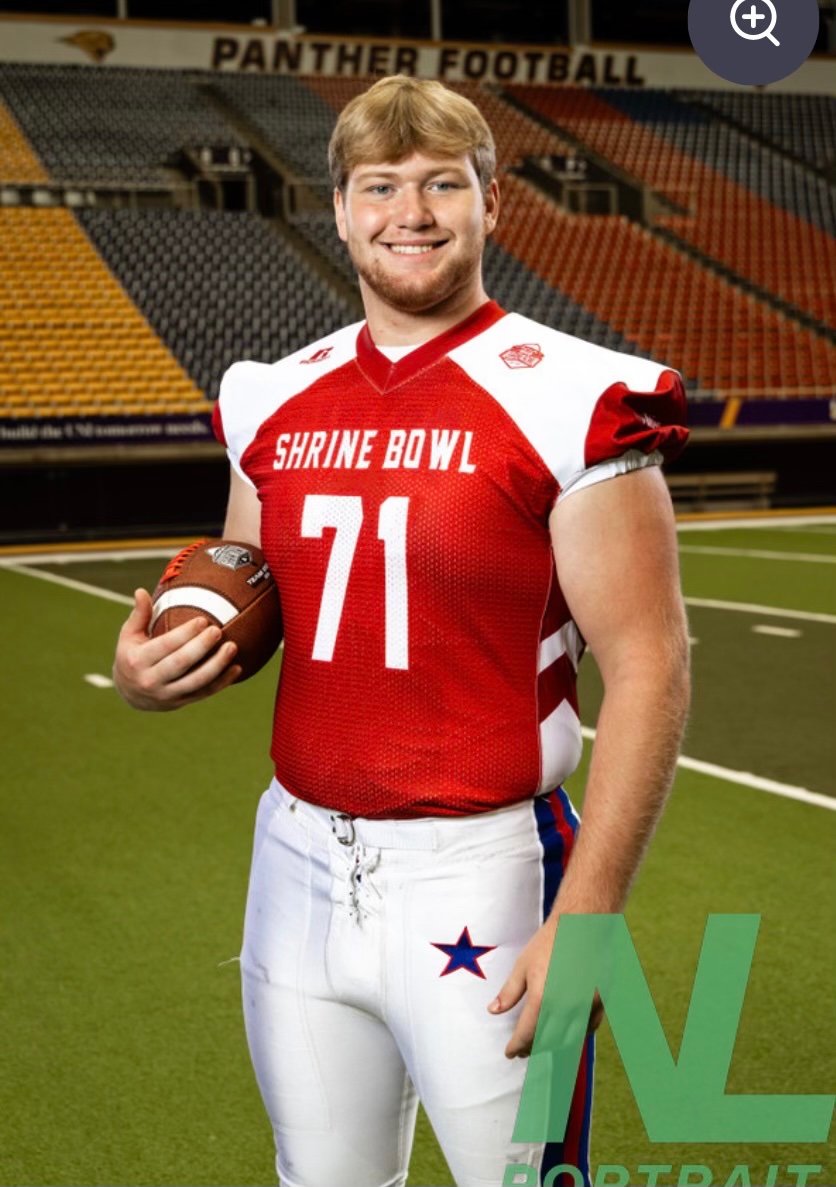 Cohen_Pfohl's tweet photo. One last HS level game tomorrow  Representing @DBQSrFootball and team North. @iowashrinebowl @UWPlattFootball @Allenbt29 @CoachSheehan12 @RieseDraft @DBQSeniorRams https://t.co/Xsrai1UkOW